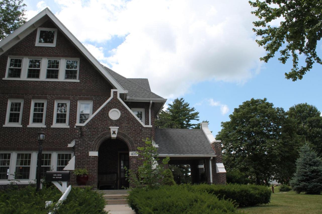 Iowa House Historic Inn เอมส์ ภายนอก รูปภาพ